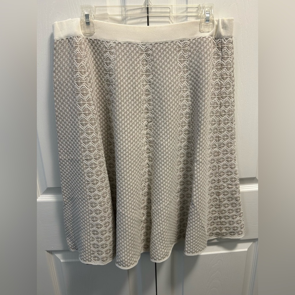 Brand: Ivanka Trump Size: L Color: Ivory